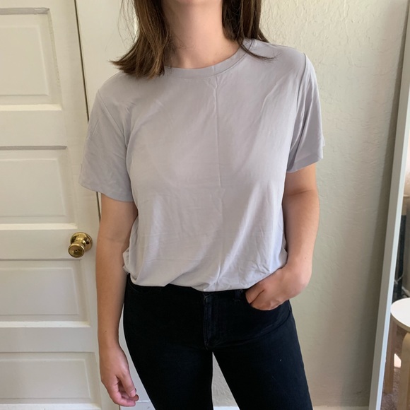 Gray everyday tee - Picture 3 of 3